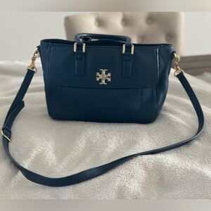 Leather Tory Burch Shoulder bag with removable strap in excellent used condition